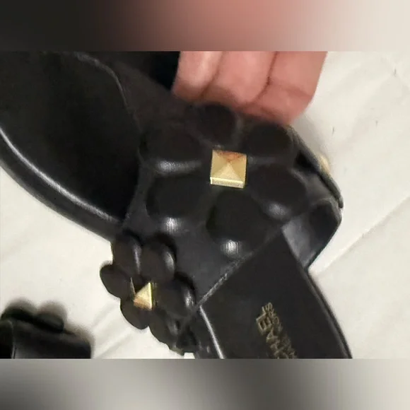 Michael Kors Black Flower Sandals Slides- Size 6 - Picture 4 of 4